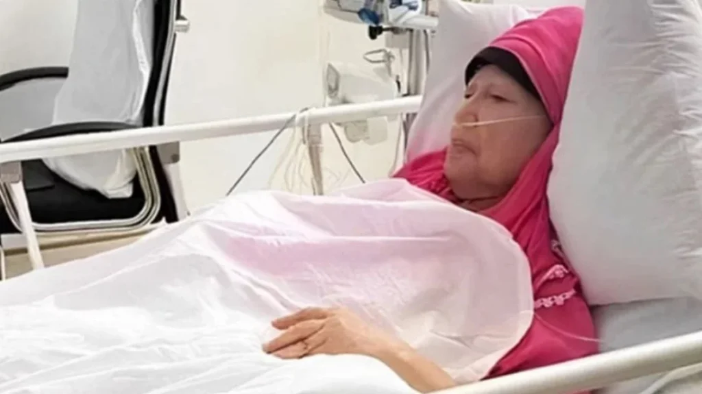 খালেদা জিয়াকে সিসিইউতে স্থানান্তর: নিবিড় পর্যবেক্ষণে চিকিৎসা, দেশবাসীর কাছে দোয়া প্রার্থনা